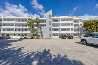 2850 NE 14th Street Causeway #210b 1