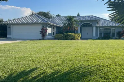 FRONT OF THE HOUSE