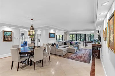 2333 Brickell Ave #206 1