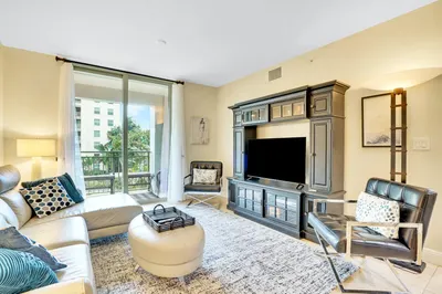 610 CLEMATIS Street #401 1