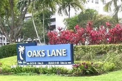 565 OAKS Lane #305 1