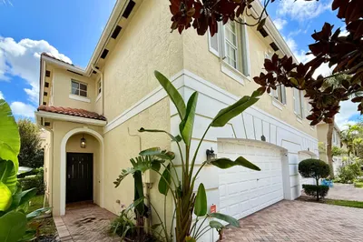 9138 Villa Palma Lane 1