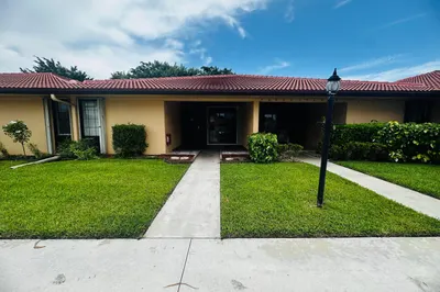 5933 FOREST HILL Boulevard #3 1