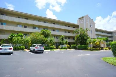 7286 HUNTINGTON Lane #306 1