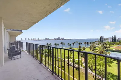 801 Lake Shore Drive #716 1