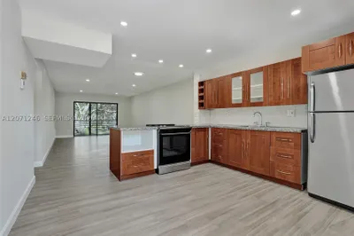 6090 N Sabal Palm Blvd #208 1