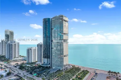 18501 Collins Ave #1501 1