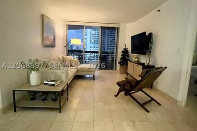 3600 Mystic Pointe dr #1010 1