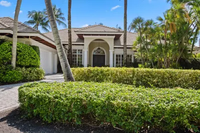 252 Locha Drive 1