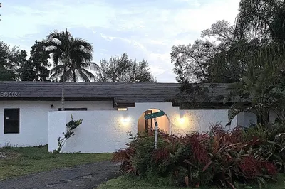 10704 SW 133rd Ter 1