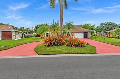 7001 NW 103rd Ave 1