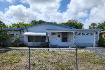 1861 NW 7th ter front