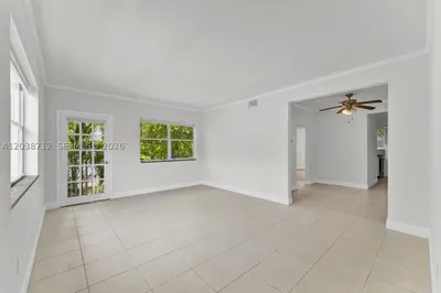 653 Michigan AV #15 1