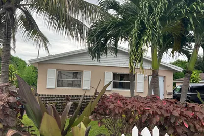 509 SW 10th Street 1