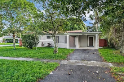5500 SW 7th St 1