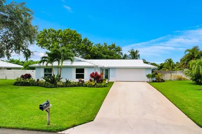 8652 SE Sandcastle Circle 1