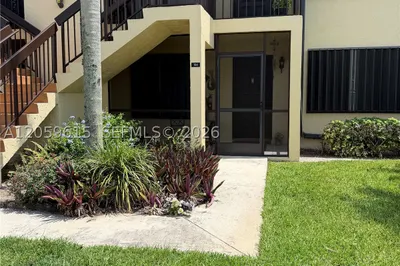 4701 E Lucerne Lakes Blvd E #104 1