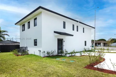 310 NW 6 St 1