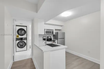 15495 N Miami Lakeway N #101 1