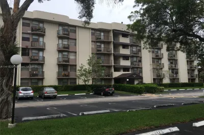 2771 Riverside Dr #214-A 1