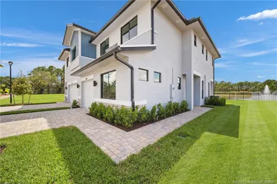 3654 SW Magnolia Ridge Lane 1