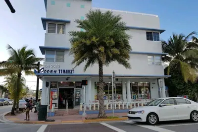 1100 Collins Ave #301 1