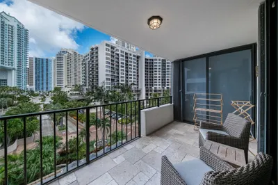 520 Brickell Key Dr #A710 1