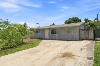 1010 Pinetree Drive 1