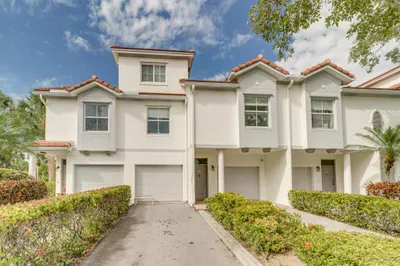 2046 Alta Meadows Lane #1902 1