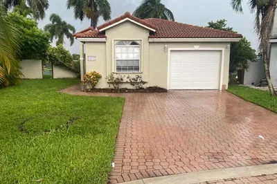 10627 NW 7th Street 1