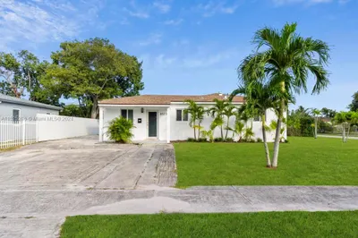 8523 NW 35th Pl 1