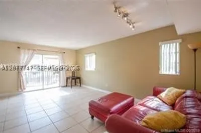 8650 SW 109th Ave #3-223 1