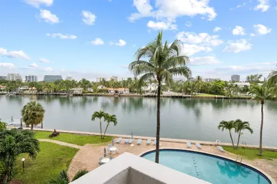 9101 E Bay Harbor Dr #403 1