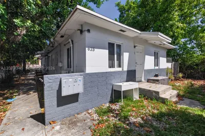 635 SW 16th Ave #2 1