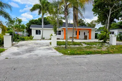 424 E Ilex Drive 1
