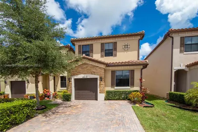 4615 NW 59th St 1