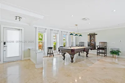 649 Layne Blvd 1