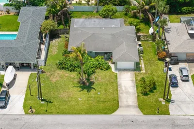1915 Jacaranda Dr 1