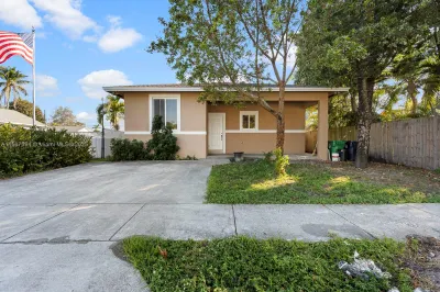 223 SW 8th St