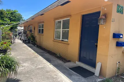 231 SW 8TH Street #B 1