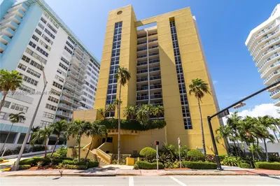 5880 Collins Ave #PH-1 1