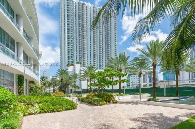 350 S MIAMI AVE #1912 1