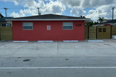 628 N M Street 1