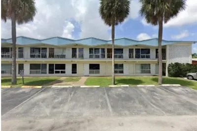 715 NW 30th Court #6 1
