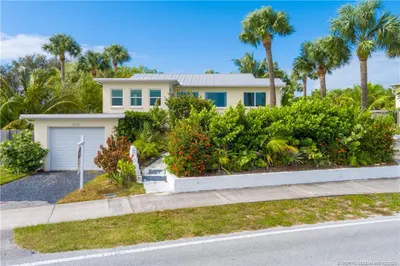 3616 NE Skyline Drive 1