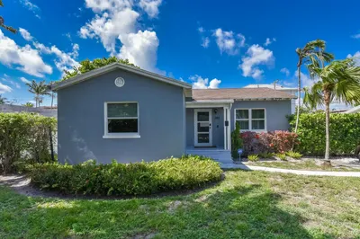 340 Russlyn Drive 1