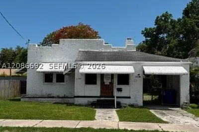 3322 SW 9th St 1