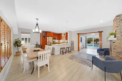 401 NW 21st Court 1