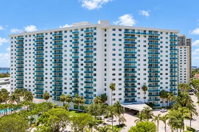19380 COLLINS Avenue #516 1