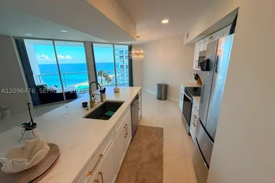 16485 Collins Ave #932 1